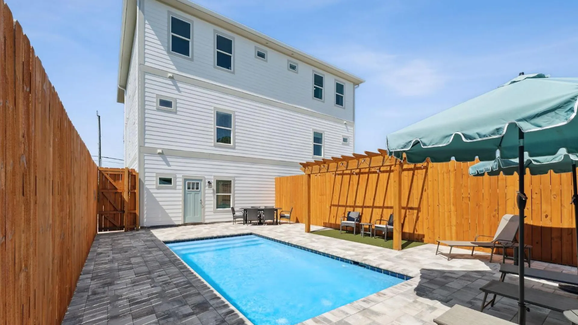 Grand Retreat I! 4Br 5Ba Sleeps 15! Private Pool! Luxury And Comfort Await! Panama City Beach