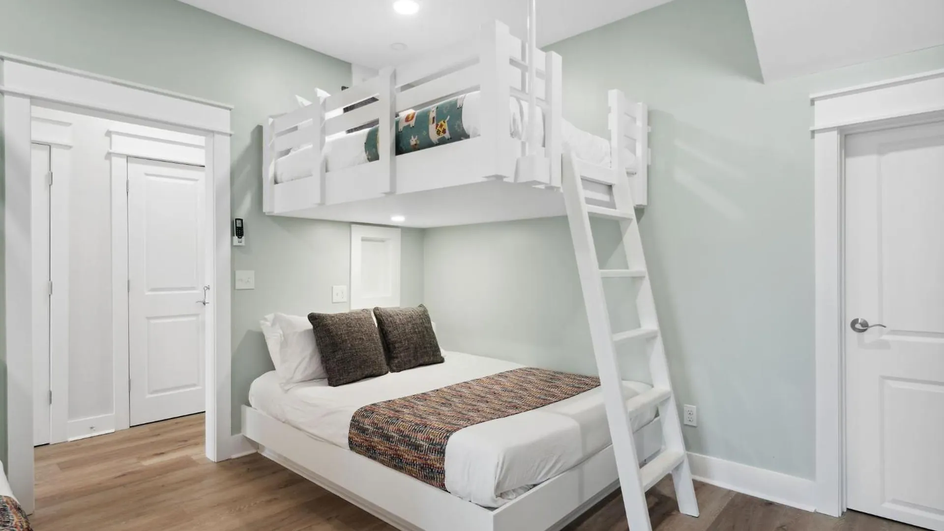Grand Retreat I! 4Br 5Ba Sleeps 15! Private Pool! Luxury And Comfort Await! Panama City Beach