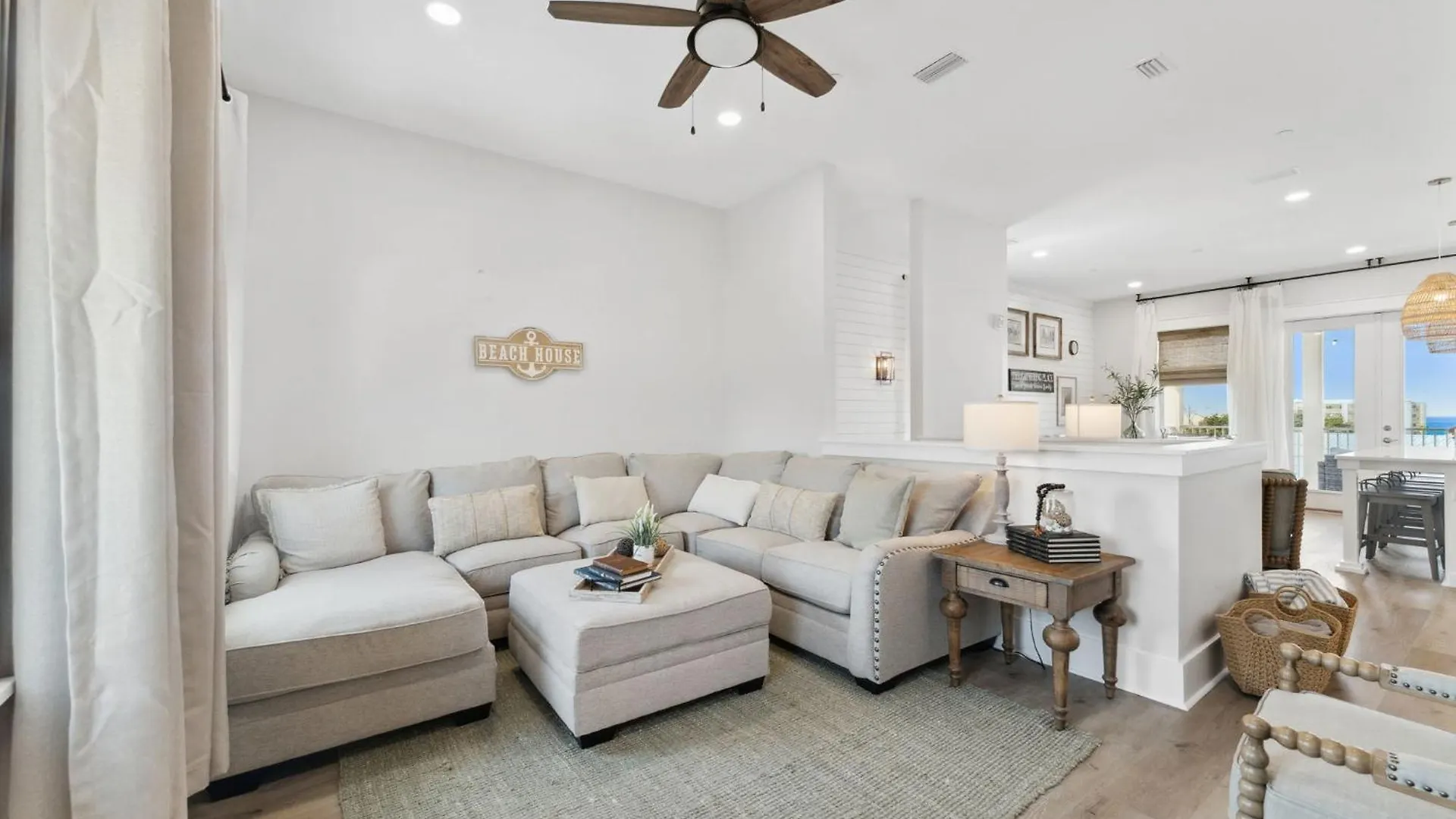 Semesterbostad Grand Retreat I! 4Br 5Ba Sleeps 15! Private Pool! Luxury And Comfort Await! Panama City Beach